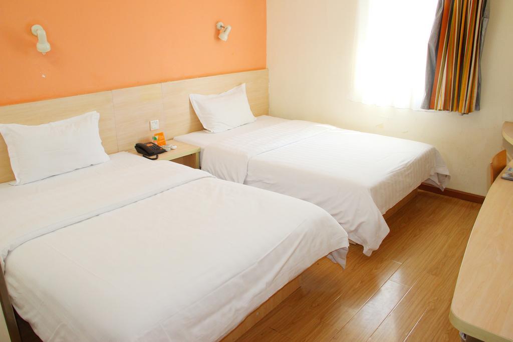 7Days Inn Huaihua Train Station Square 외부 사진